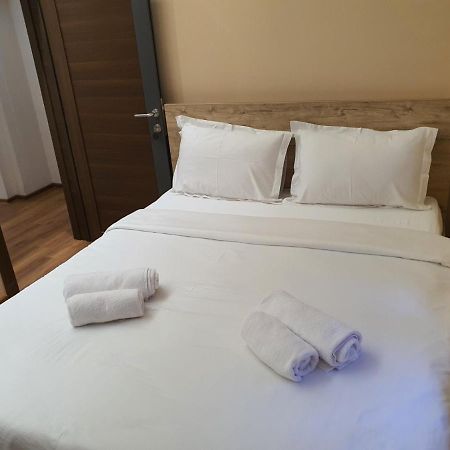 Apartmani Mali Vikend Belgrad Exteriör bild